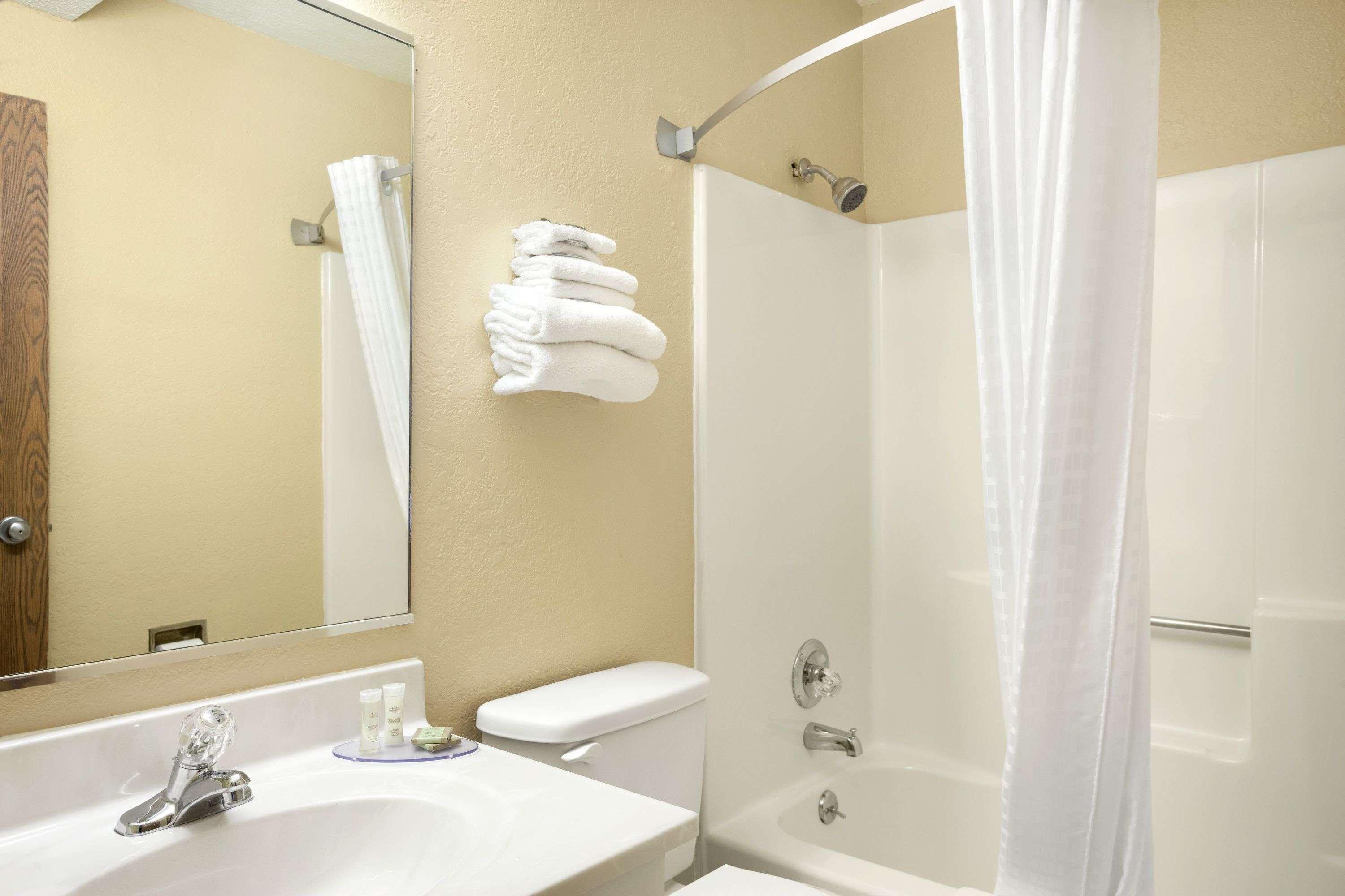 Super 8 By Wyndham Fairview Heights-St. Louis Motel Ngoại thất bức ảnh