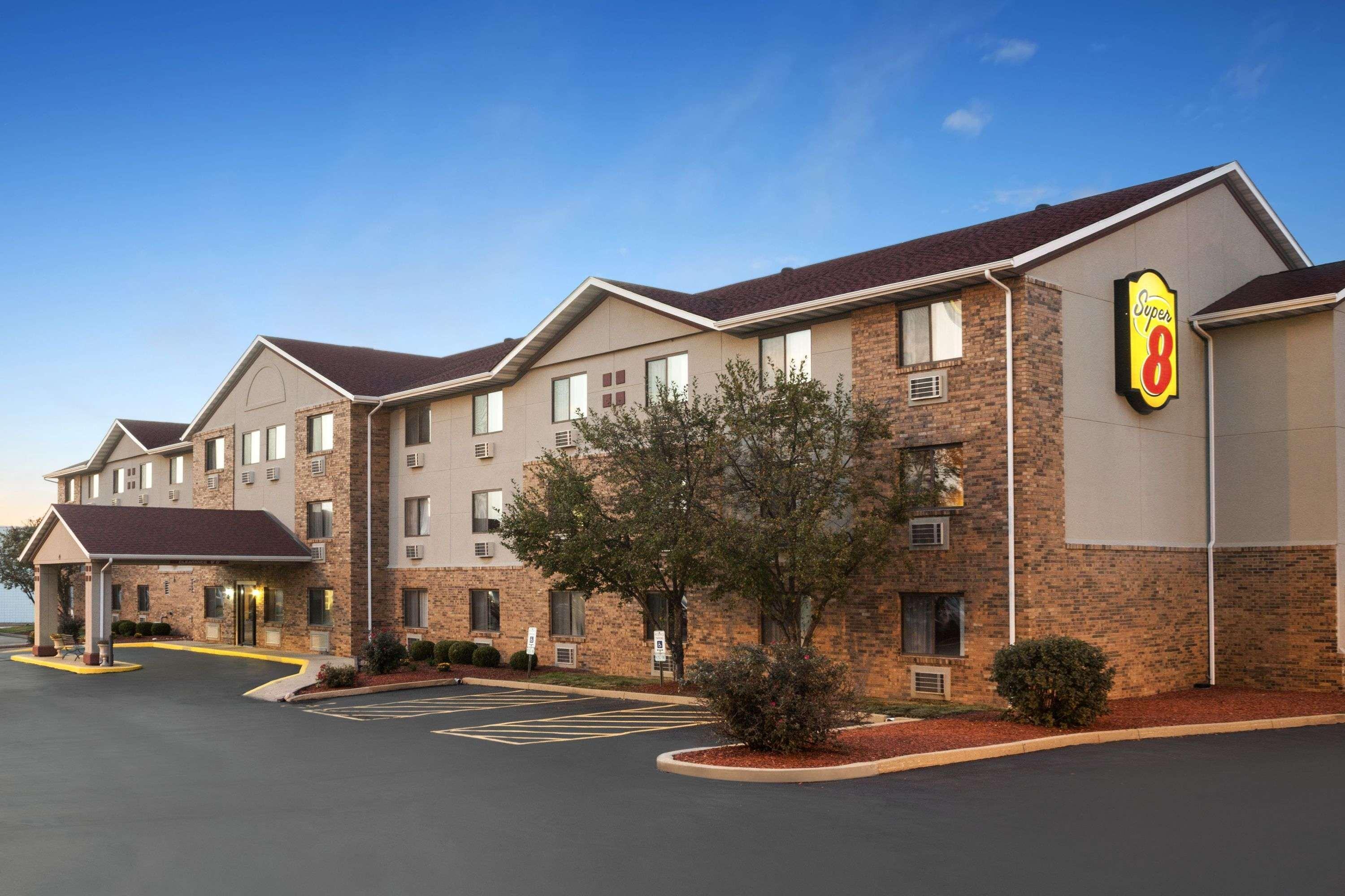 Super 8 By Wyndham Fairview Heights-St. Louis Motel Ngoại thất bức ảnh