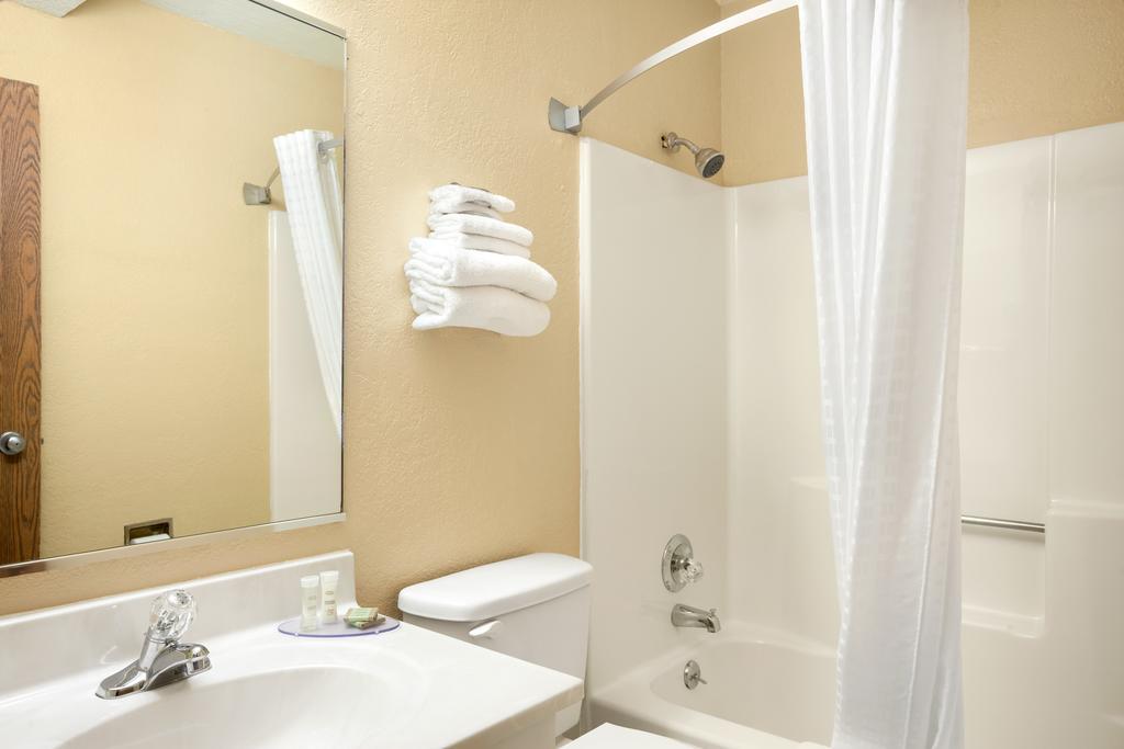 Super 8 By Wyndham Fairview Heights-St. Louis Motel Ngoại thất bức ảnh